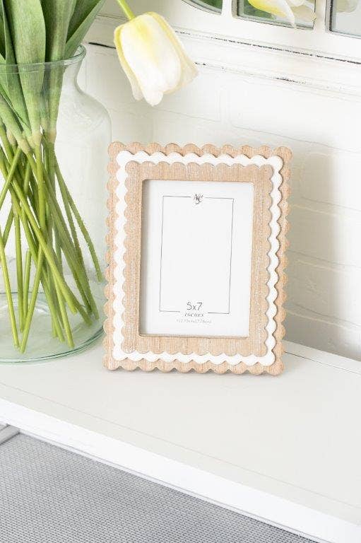 8x10 Natural and White Scallop Frame
