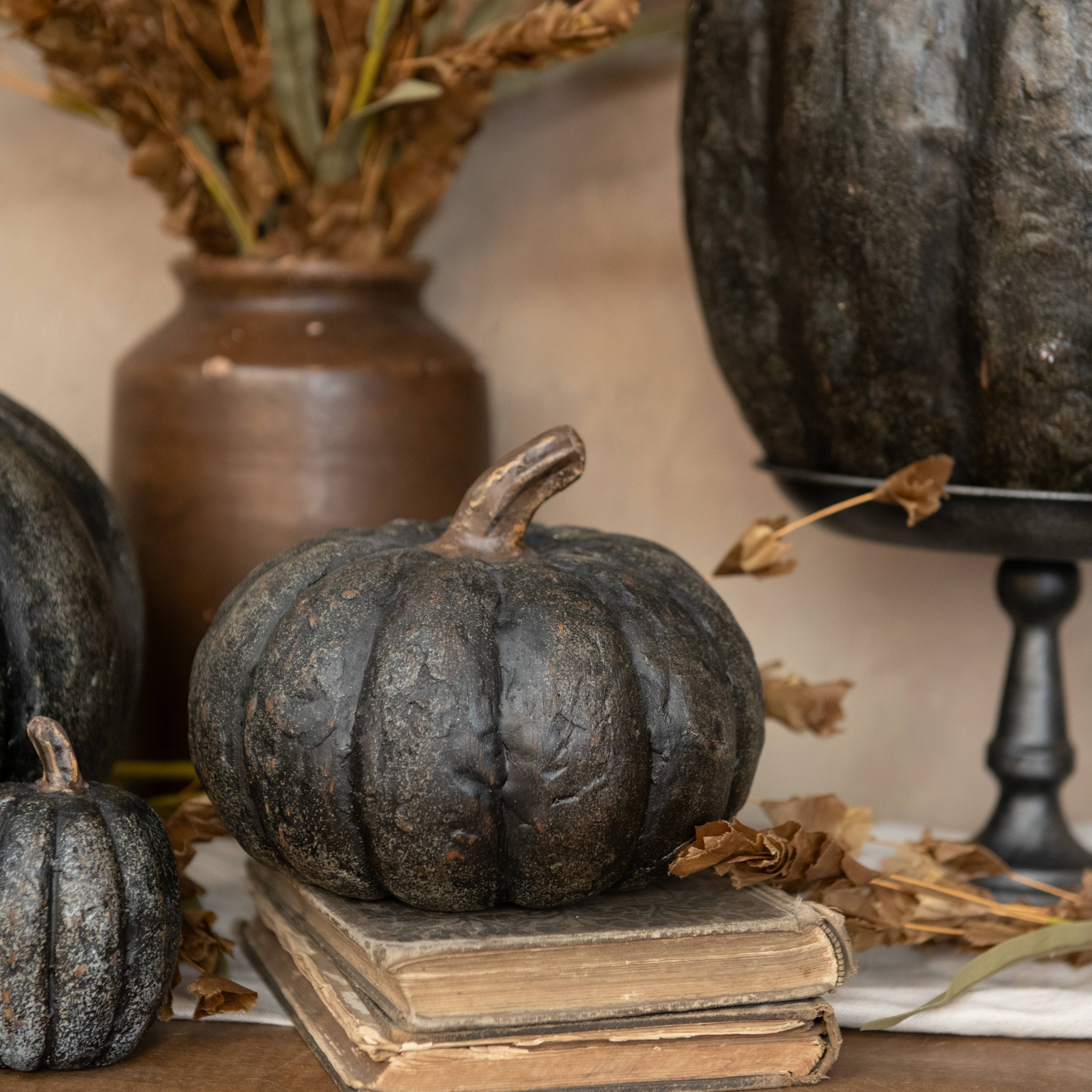 5.75" Black Short Pumpkin