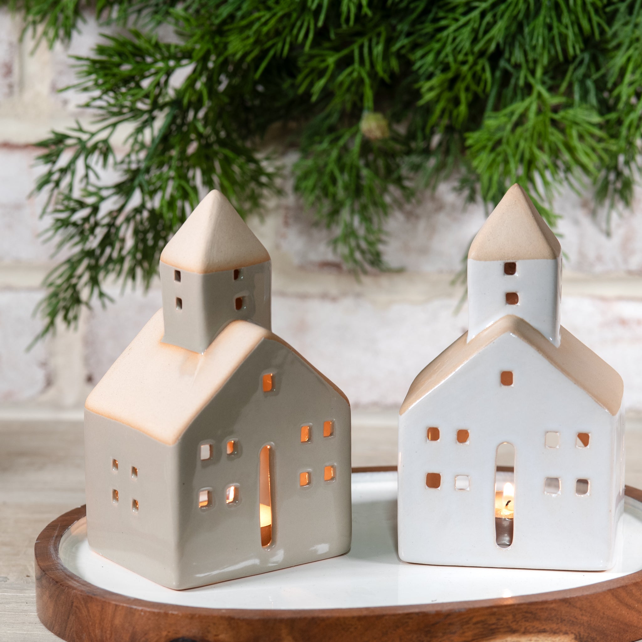 2 ASST. BGE/WHT Mini House Decor